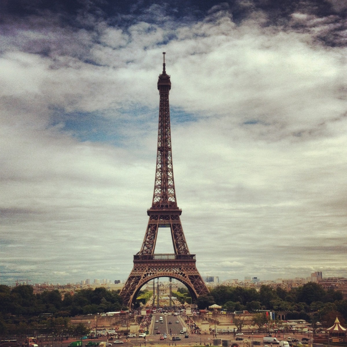 Salut Paris – A História de uma Viagem Transformadora
